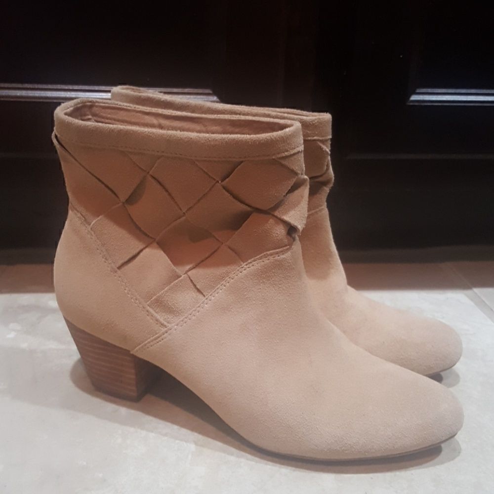 ‎CORSO COMO Suede Booties - Size 8